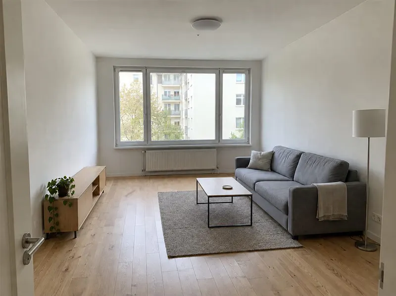 The same living room at move-out